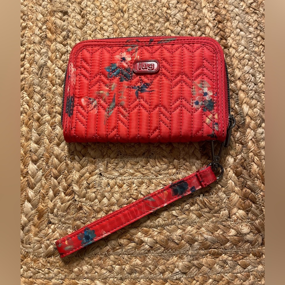 Lug - Red floral quilted wristlet